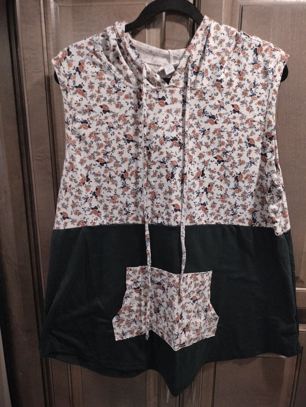 LuLaRoe Floral Sleeveless Hooded Tank with Dark Green Colorblock